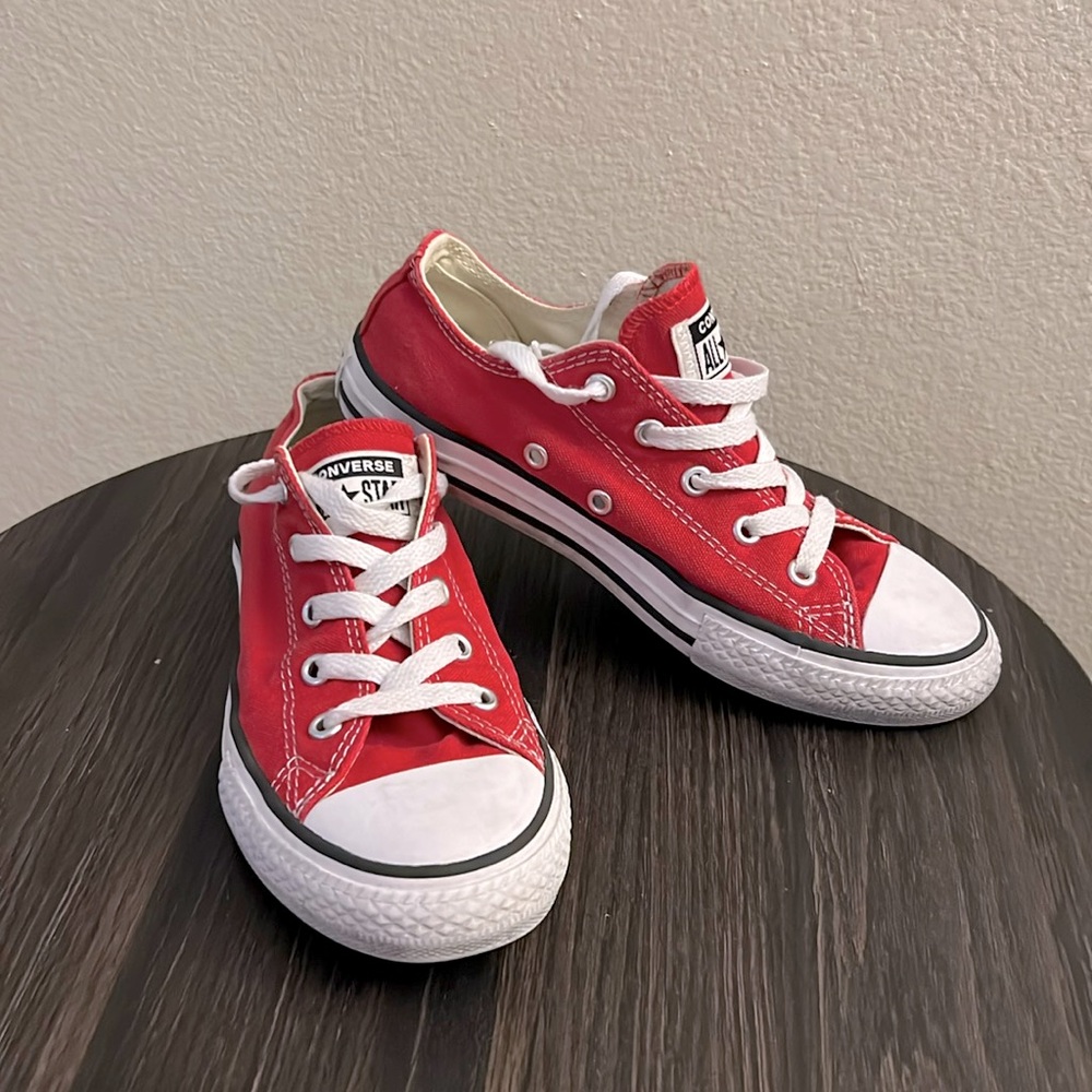 (2) Red Converse Chuck Taylor All Star Classics Unisex